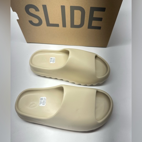 Yeezy Slides 'Bone' 2022 Adidas / Sneakers / Yeezy Slides - Picture 4 of 6